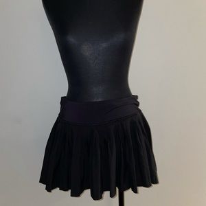 Lululemon tennis/athletic skirt size 6 black